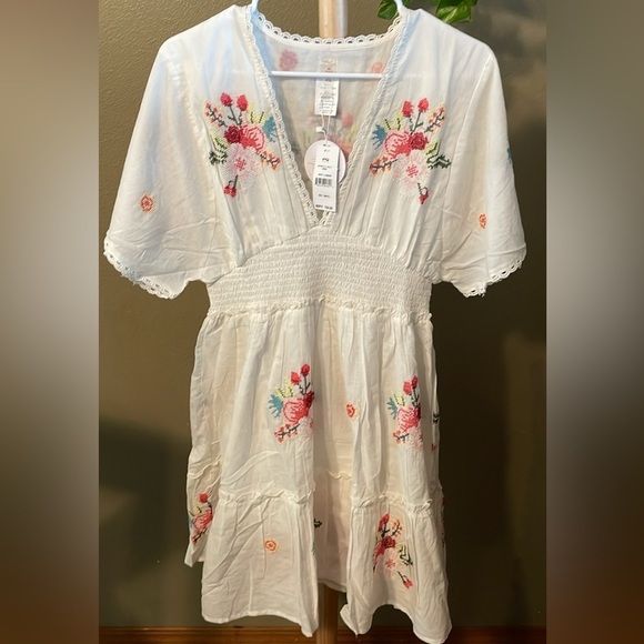 PQ Swim Dresses & Skirts - PQ Swim White Embroidered floral dress